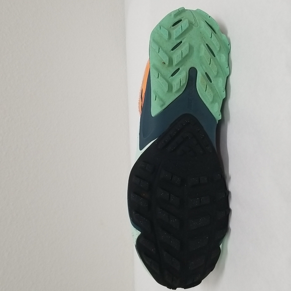 Mens athletic shoes. main image 4